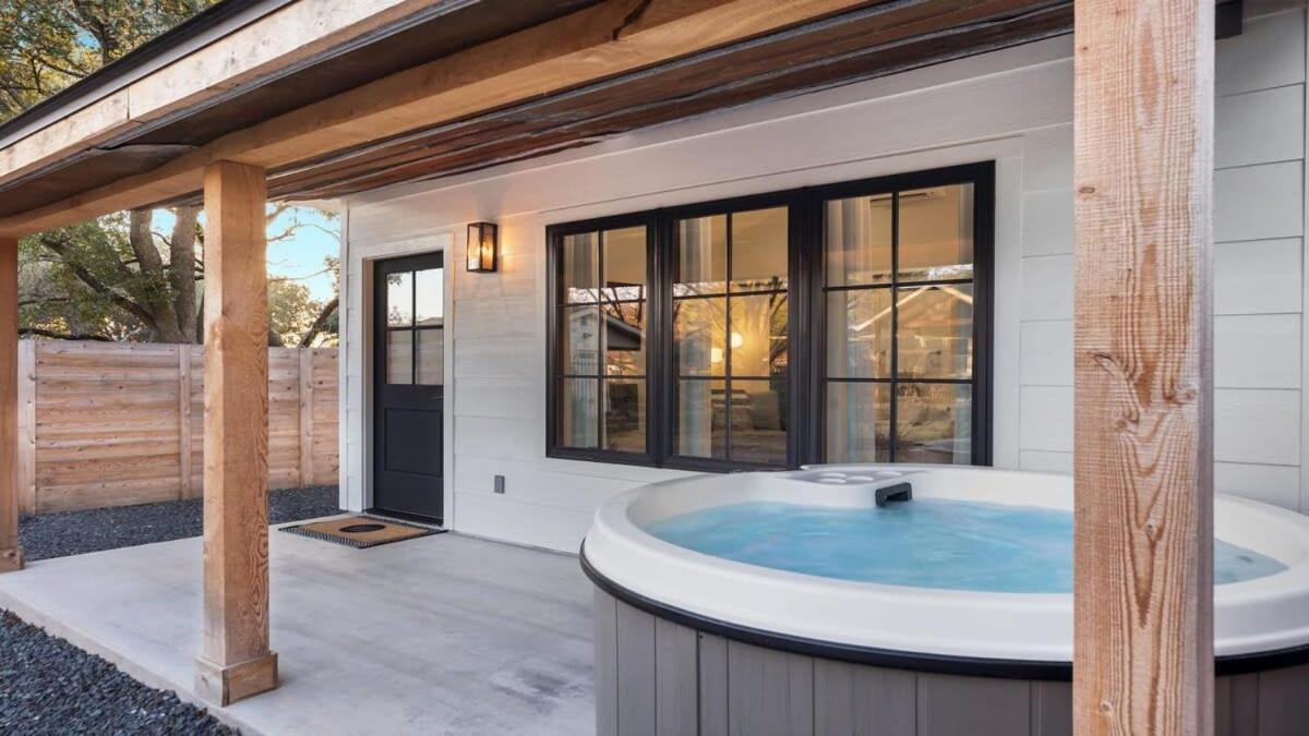 Alley Kat Guesthouse With Private Hot Tub Fredericksburg Eksteriør billede